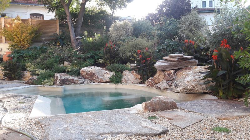 Création d'une cascade en rochers Gneiss sur le Bassin d'Arcachon (33)