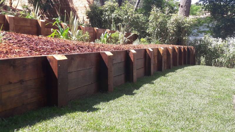 Réalisation de mur de jardin en bois au Pyla sur mer sur le Bassin d'Arcachon 33