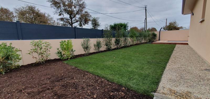 Pelouse semée résistante à la chaleur au Teich 33