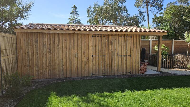 Cabanon de jardin dans le style architectural du Bassin d'Arcachon