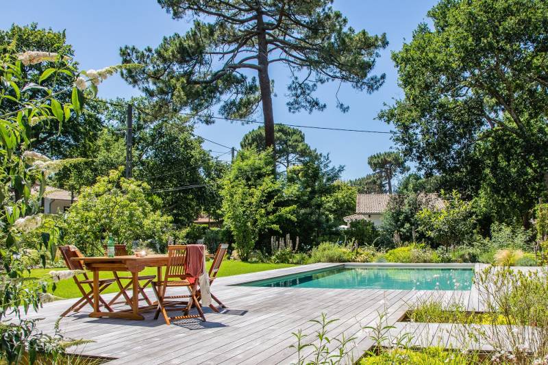 Entreprise pour aménager un tour de piscine à Biscarrosse (40)