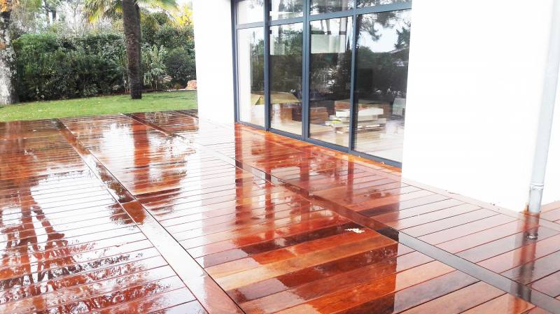 Terrasse bois avec visserie invisible sur le bassin d'Arcachon 33