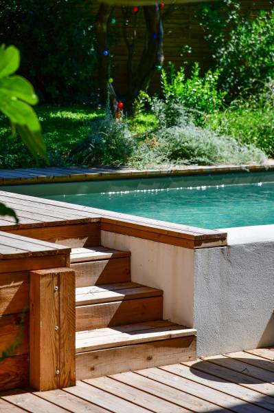 Réalisation d'une escalier en bois pour accéder à une piscine à La Teste de Buch (33)