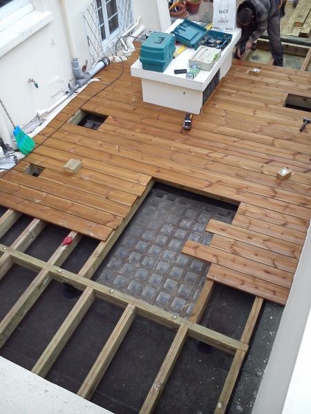 Réalisation en cours d'une terrasse bois de Pin à Arcachon (33)