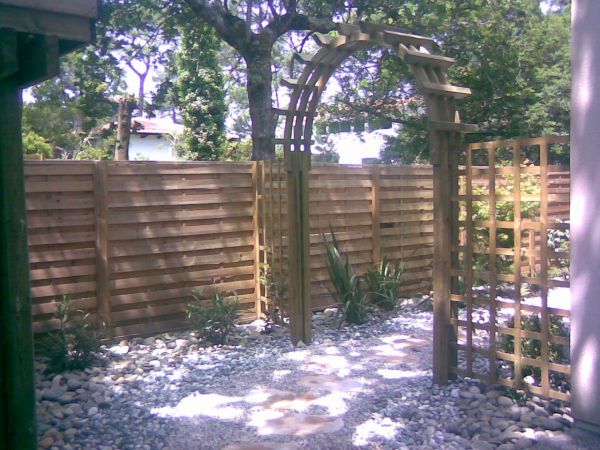 Pergola pour plantes grimpantes à la Teste de Buch (33)