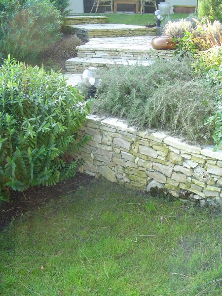 Muret en pierre sèche à Arcachon